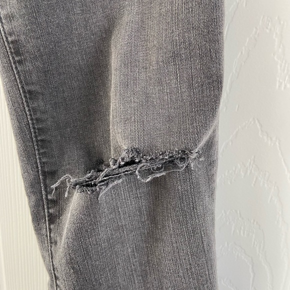 Madewell 9" Mid-Rise Skinny Jeans in Black Sea - Picture 8 of 8